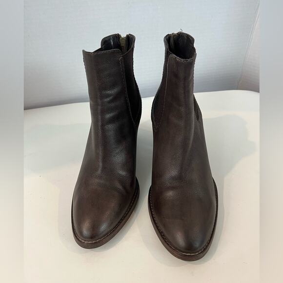 Aquatalia Women’s Brown All Leather Almond Toe Block Heel Zip up Ankle Boots 8 - Picture 2 of 9